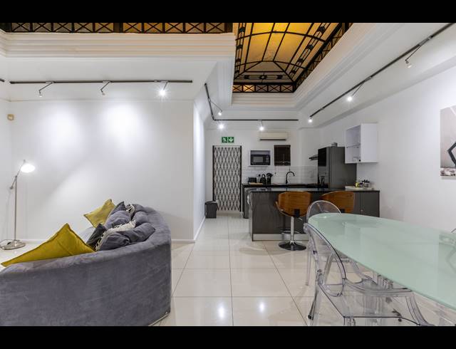 1 BEDROOM APARTMENT FOR SALE IN CAPE TOWN CITY CENTRE